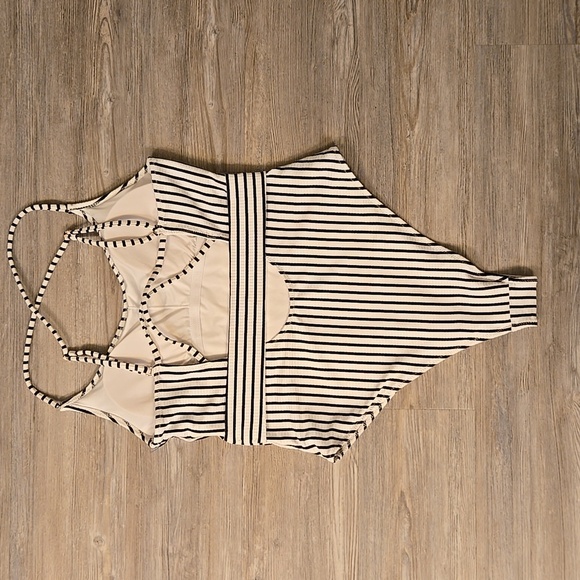 Shade And Shore Striped Swimwear! - Picture 2 of 7